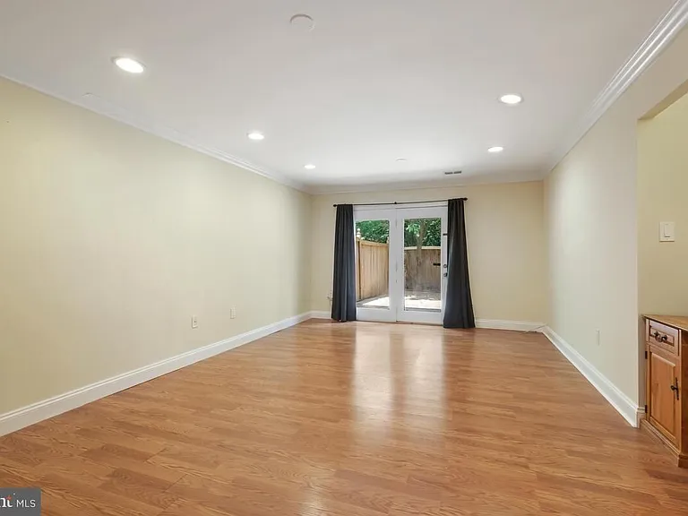11426 Dorchester Ln — Photo 25