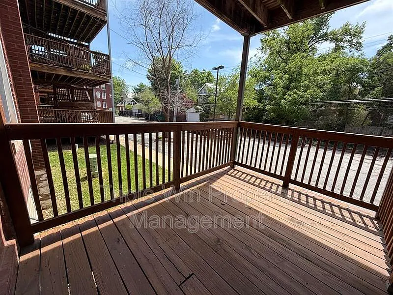 Building Photo - 6126 Washington Blvd #101