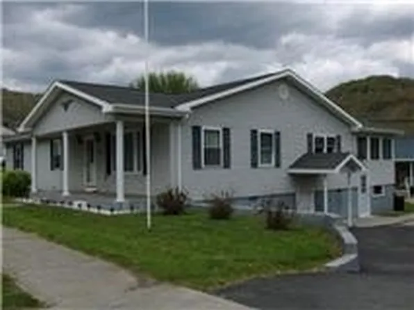 157 Old Virginia Ave, Rich Creek, VA 24147