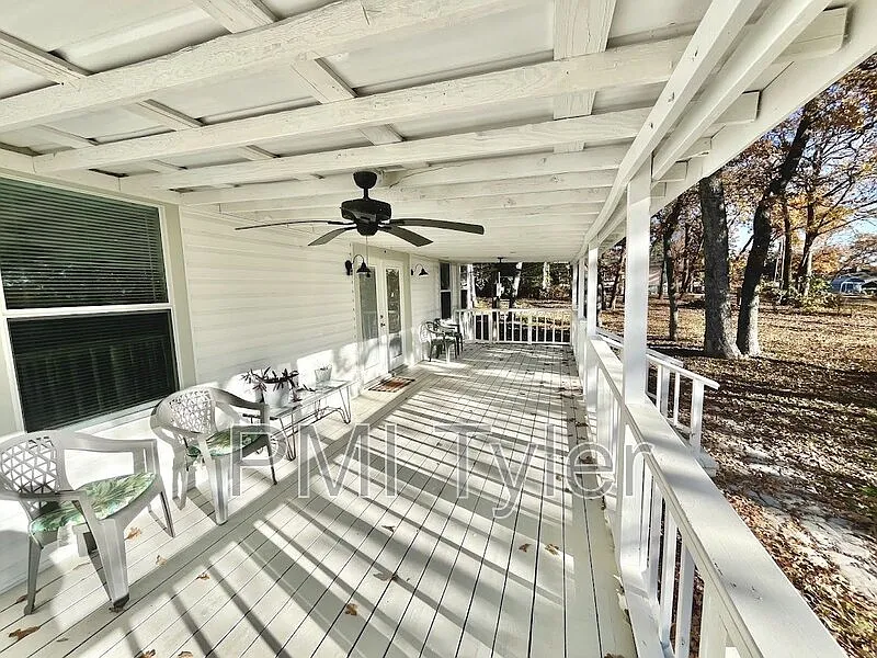 3 bed, 2.0 bath, 1230 sqft, $1,500 — Photo 2