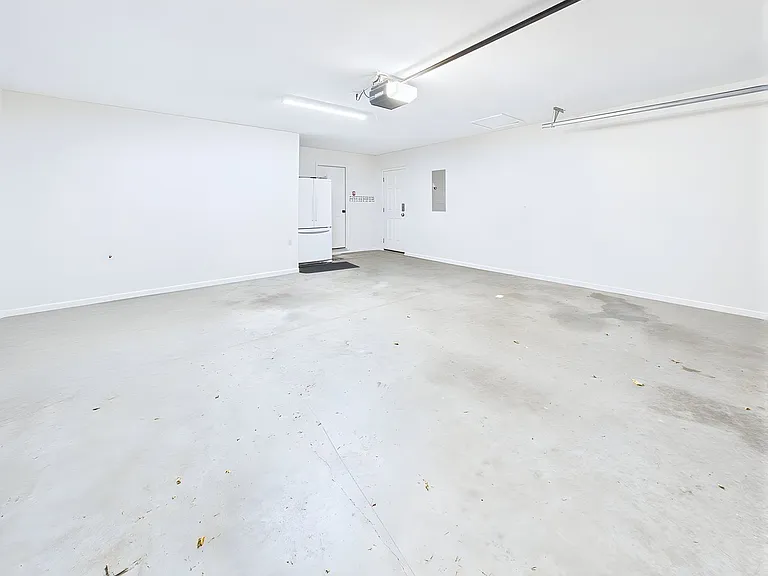 2916 White Rd — Photo 33