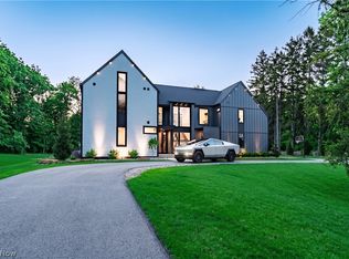 4320 Lander Rd, Chagrin Falls, OH 44022