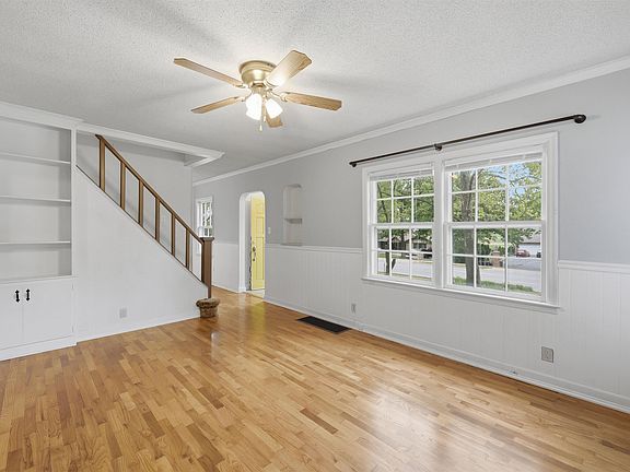 4th image of 2759 SW Burlingame Rd