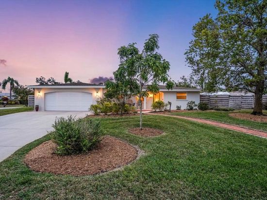 1854 Cockleshell Dr, Sarasota, FL 34231