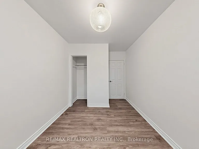 398 Connaught Ave — Photo 25