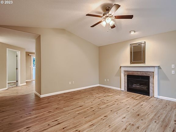 4th image of 1813 SE 175th Ave