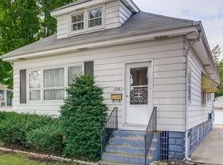 1318 E Algonquin Rd, Des Plaines, IL 60016