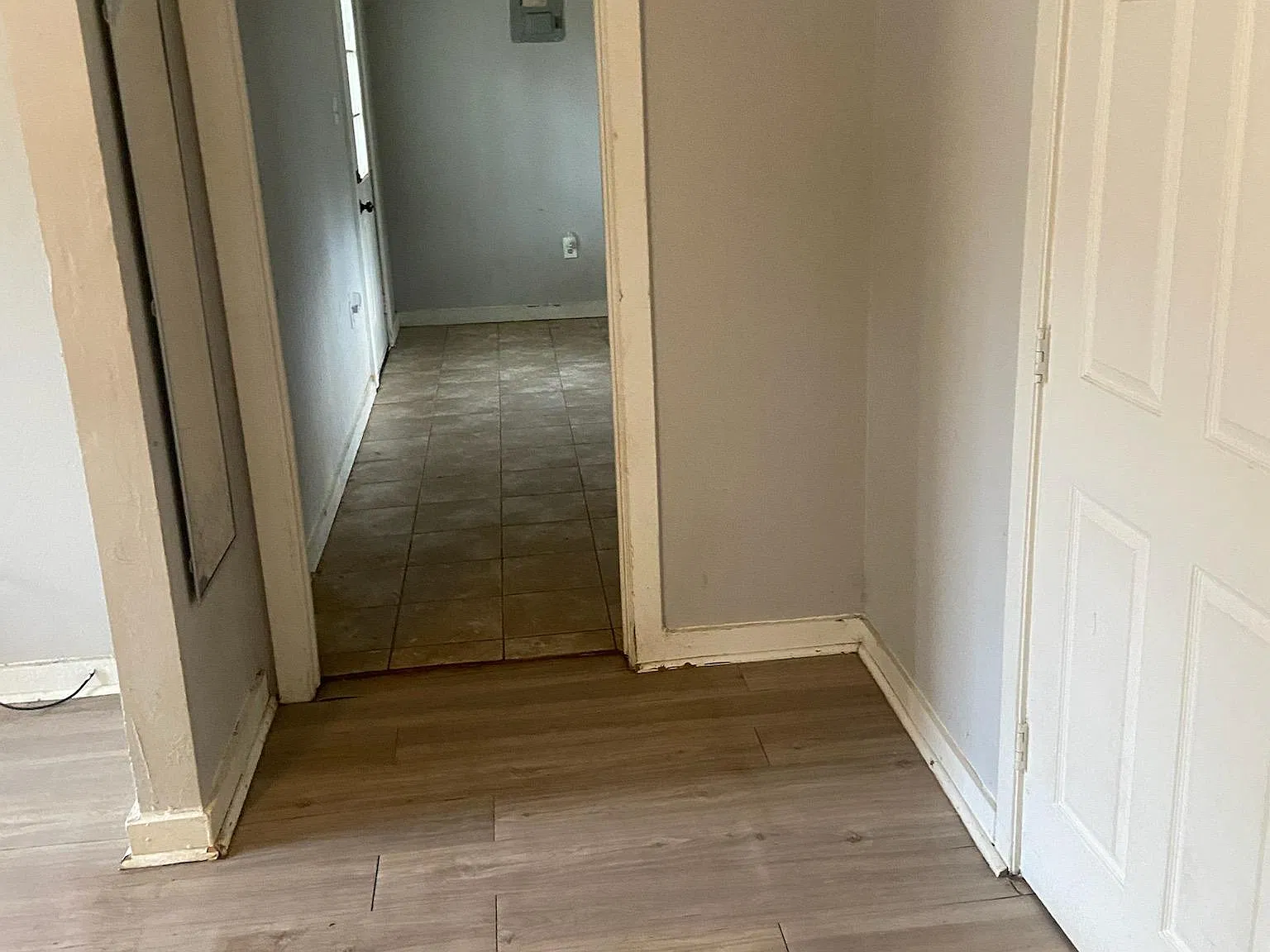 1311 Hillcrest Dr — Photo 2