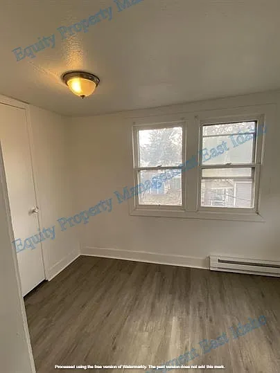 809 E Clark St — Photo 5