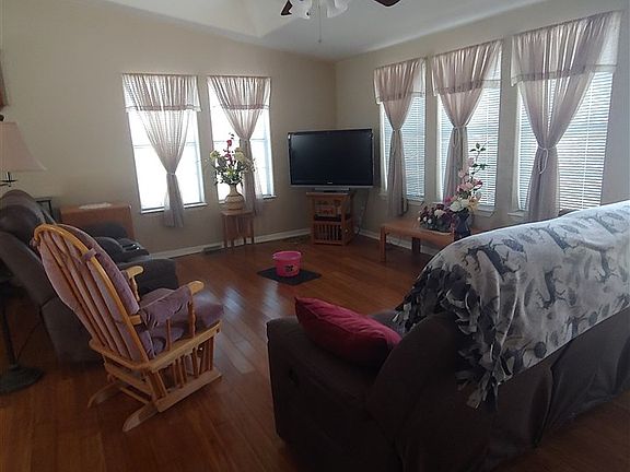4th image of 10288 E 37th Pl