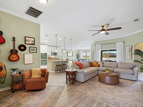 2nd image of 292 Palazzo Cir