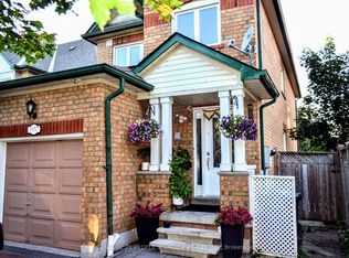 3957 Discovery Ct, Mississauga, ON L5N 7H8
