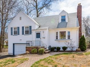 320 Dogwood Dr, Union, NJ 07083