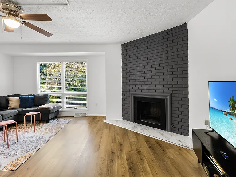 282 Randolph St — Photo 14