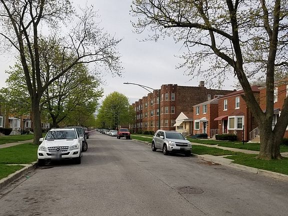 5th image of 10826 S Eberhart Ave