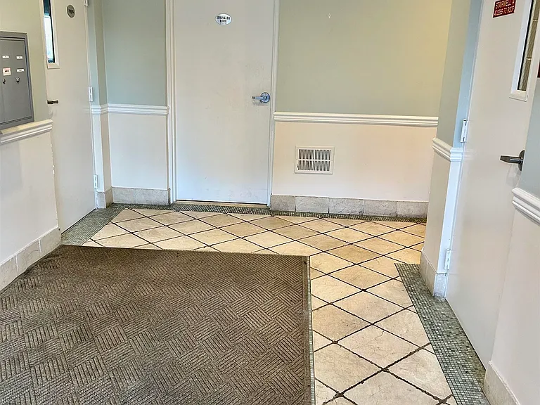 7430 Boulevard East #4A — Photo 3