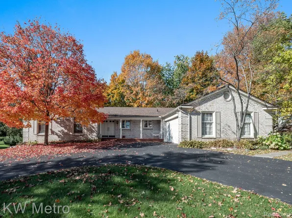 28727 Farmington Rd, Farmington Hills, MI 48334