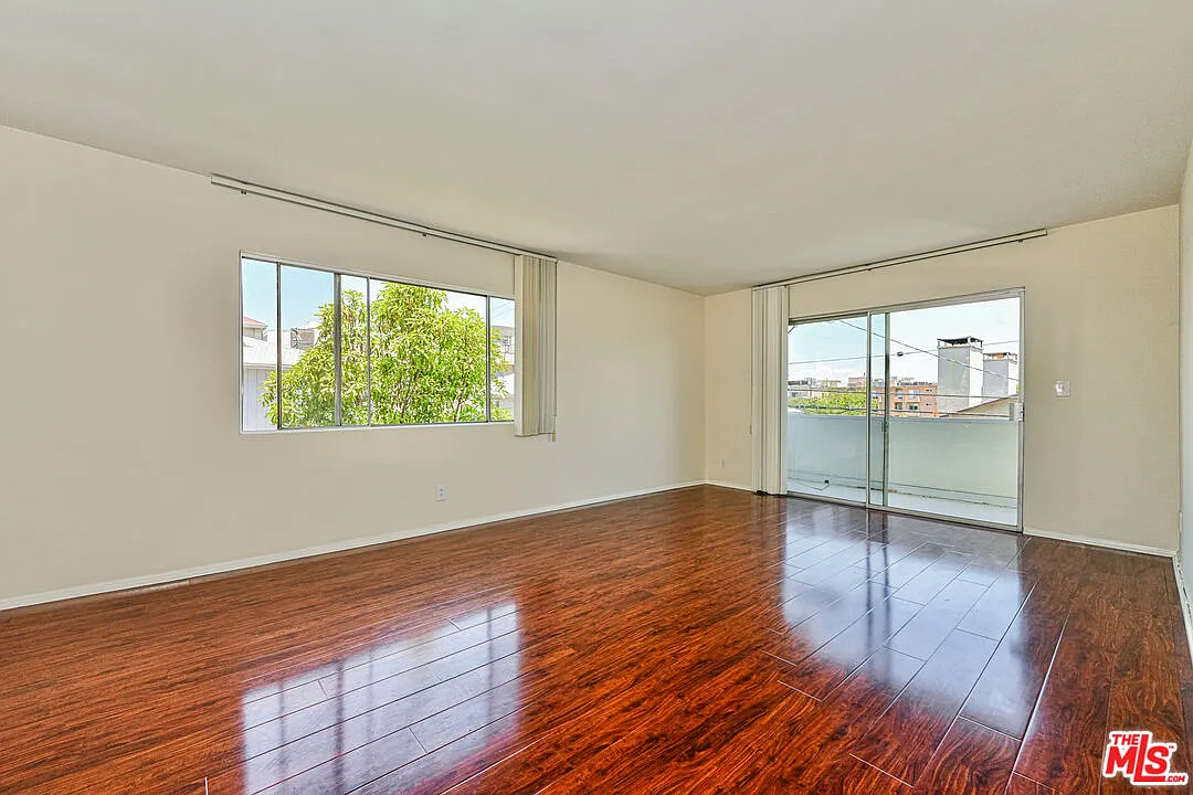 2 bed, 2.0 bath, 1400 sqft, $2,895 — Photo 3