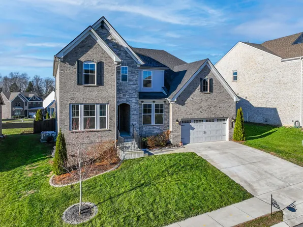 703 Rickfield Ct, Mount Juliet, TN 37122