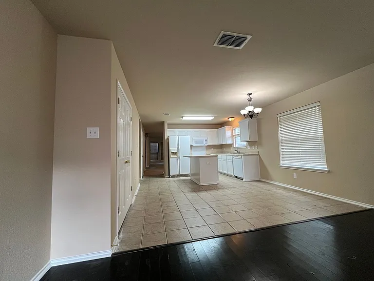 8952 Scarlet Crk — Photo 10