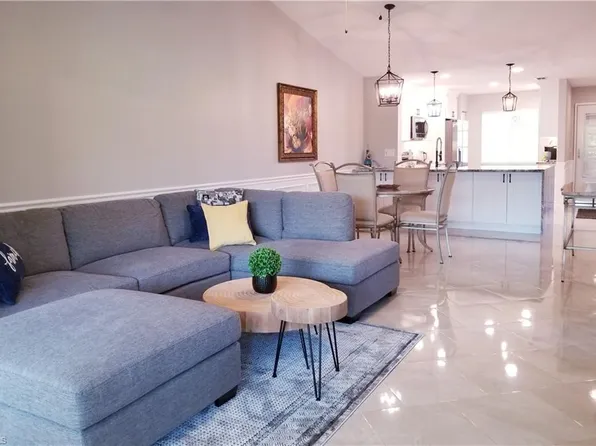 7774 Jewel Ln APT 201, Naples, FL 34109