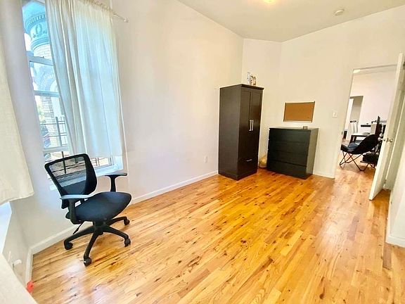 4th image of 1285 Hancock St #2C