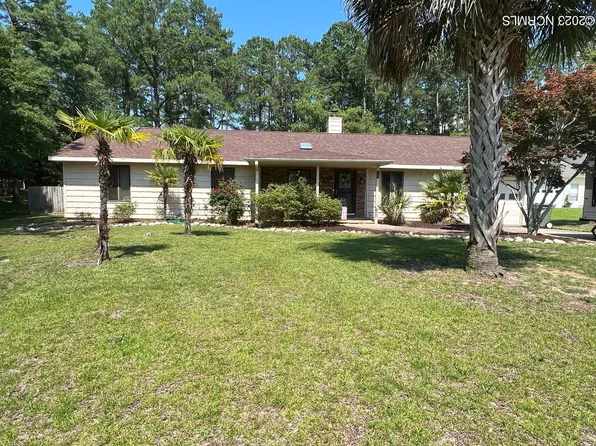 65 Wayne Drive, Arapahoe, NC 28510