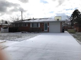 8860 Cherrylawn Dr, Sterling Heights, MI 48313