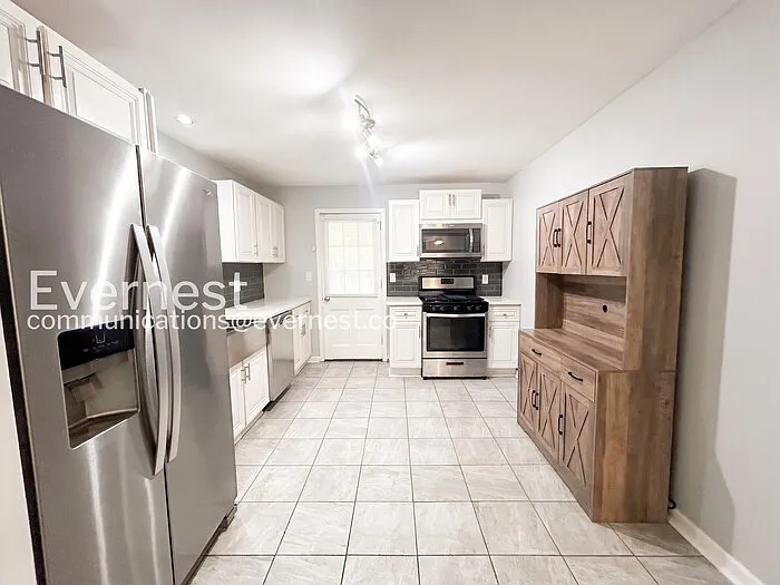 797 Casplan St SW — Photo 4