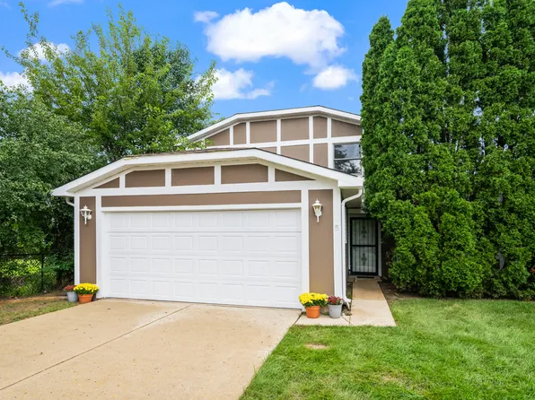 6 Wild Rose Ct, Streamwood, IL 60107