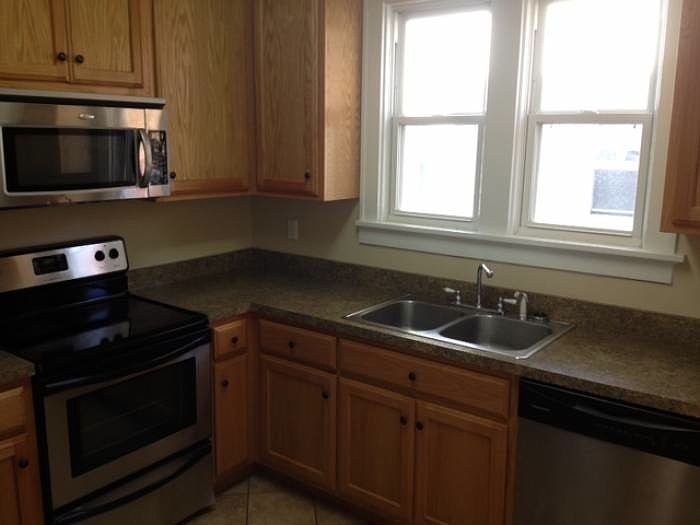 2nd image of 722 N 6th St