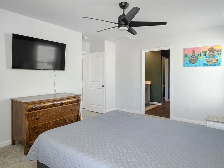 298 Watersglen Dr — Photo 16