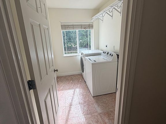 5th image of 78 Logan Ave S