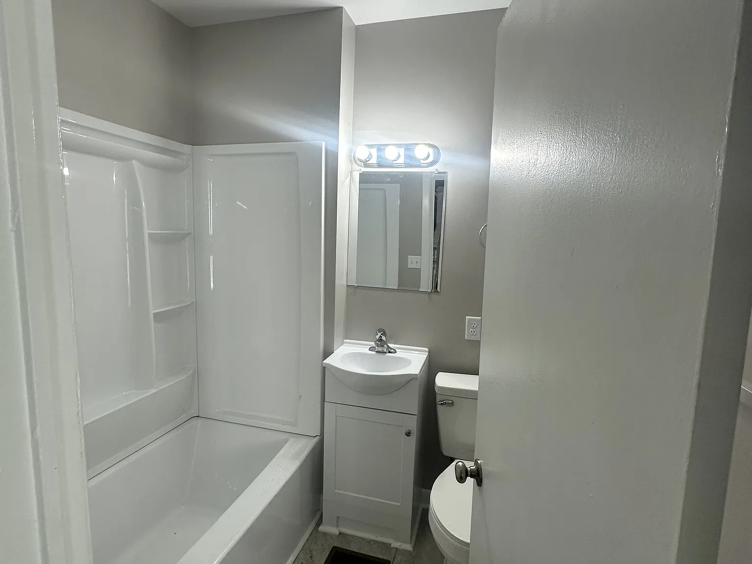 3 bed, 1176 sqft, $1,500 — Photo 3