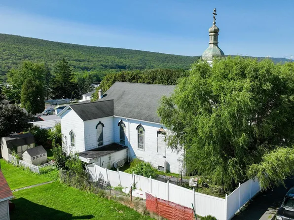 128 W Broad St, Williamstown, PA 17098
