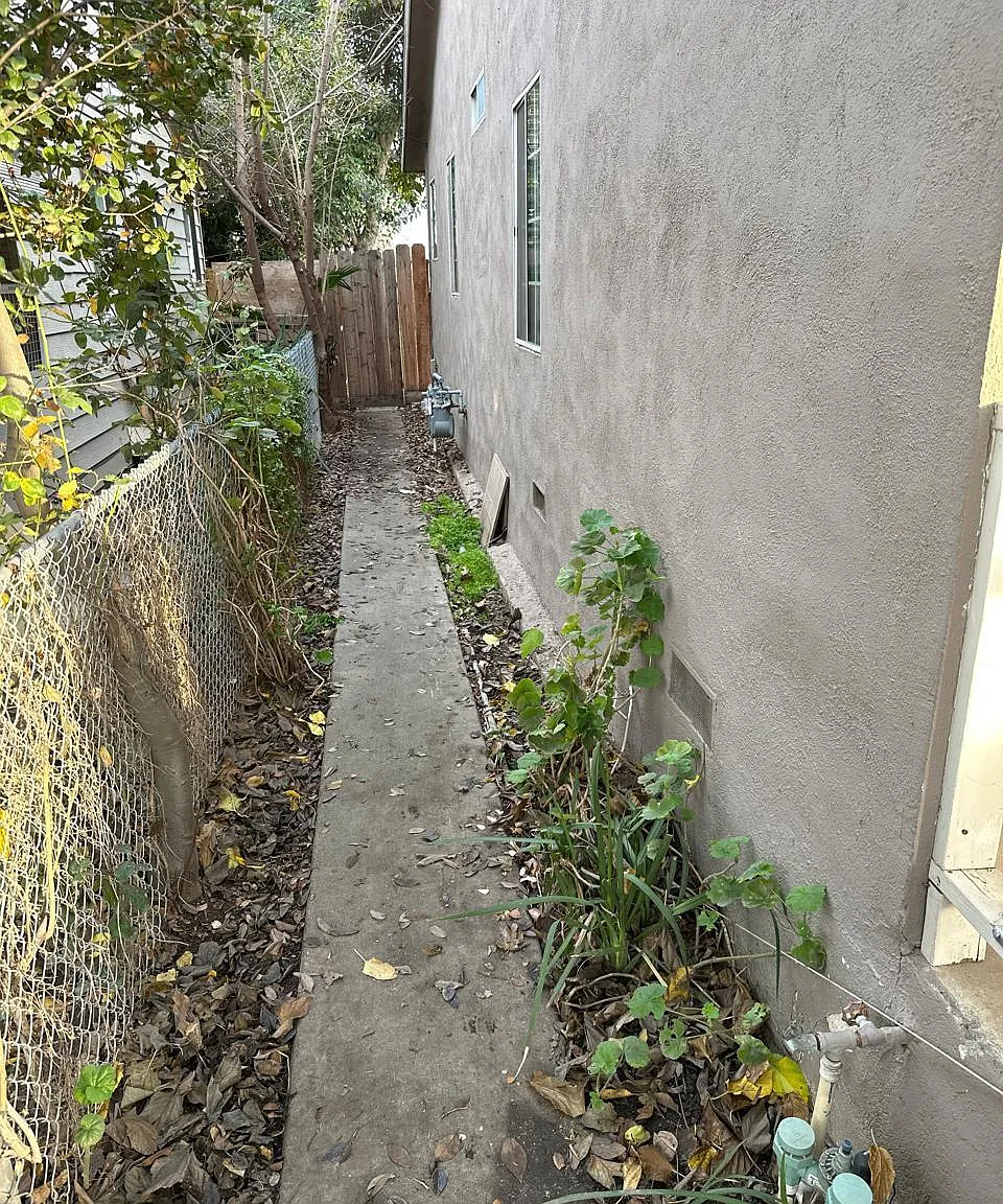 116 Severin Ave — Photo 2
