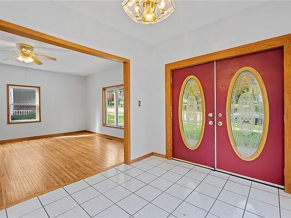 2nd image of 231 W 10th St
