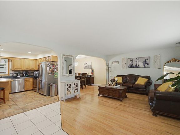 5th image of 6313 Arcadia Dr