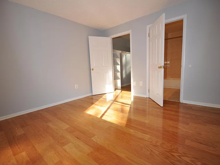 8020 Tamarron Dr — Photo 17