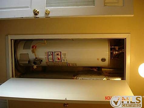 5th image of 10417 Kinross Ave