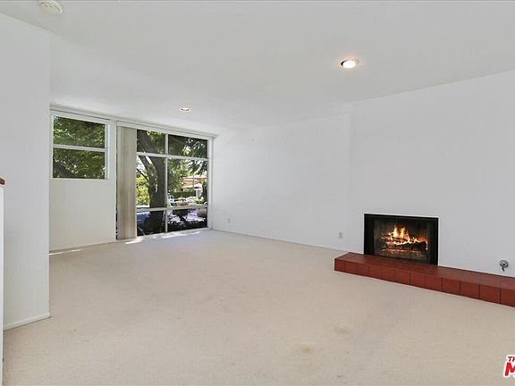 2nd image of 10923 Missouri Ave