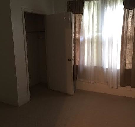 5th image of 1033 S Main St