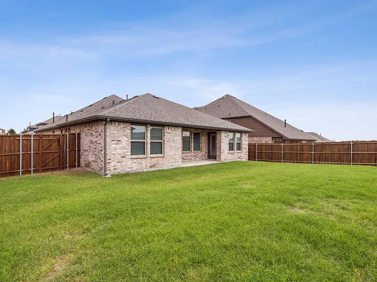 223 Headwater Dr — Photo 22