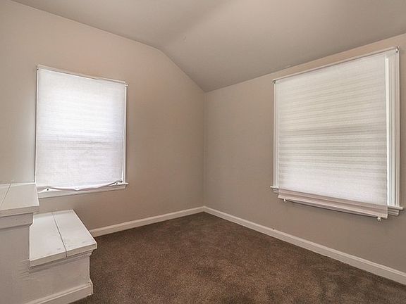 4th image of 19313 Gardenview Dr