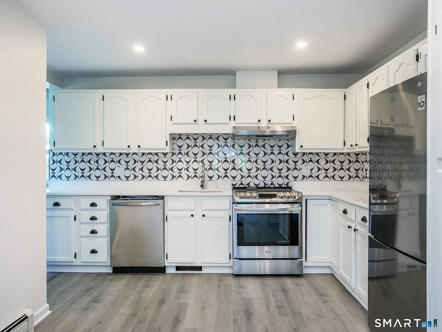 3 bed, 2221 sqft, $4,250 — Photo 4