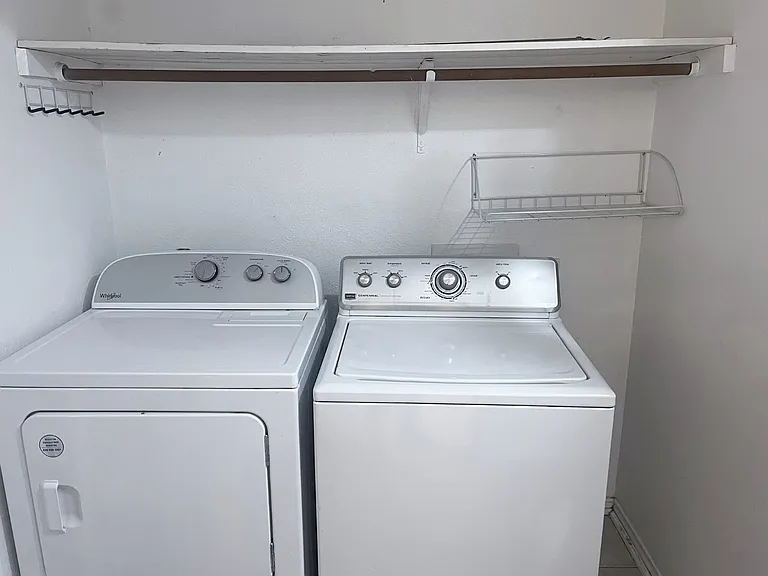 1805 Bristol Cv #1805 — Photo 15