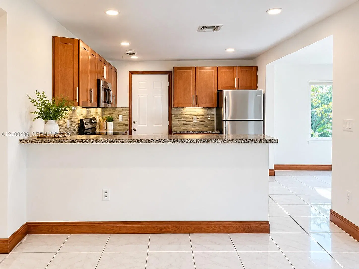 2 bed, 1.0 bath, $2,700 — Photo 3