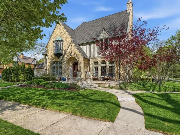 4604 N Murray AVENUE, Whitefish Bay, WI 53211