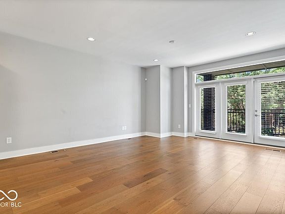 4th image of 1009 N Park Ave