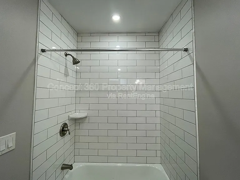 1325 W Parade St — Photo 11